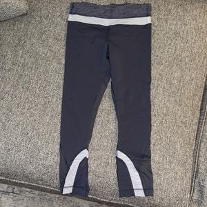 RARE!! Lululemon run inspire crop grey sz 4